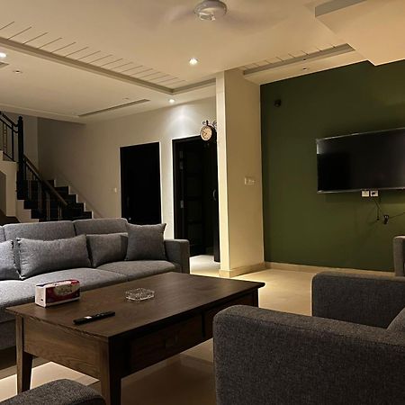 B&B Mumtaz City Исламабад Екстериор снимка