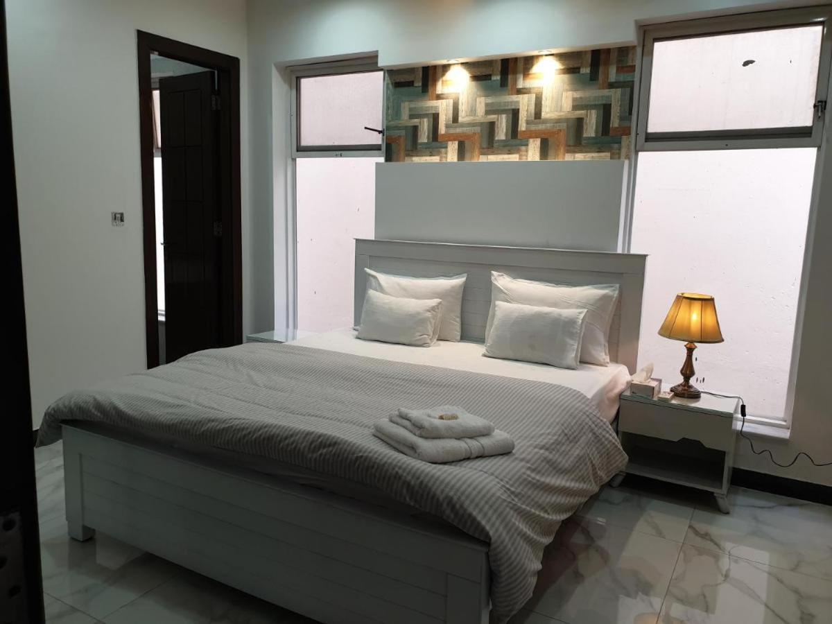 B&B Mumtaz City Исламабад Екстериор снимка