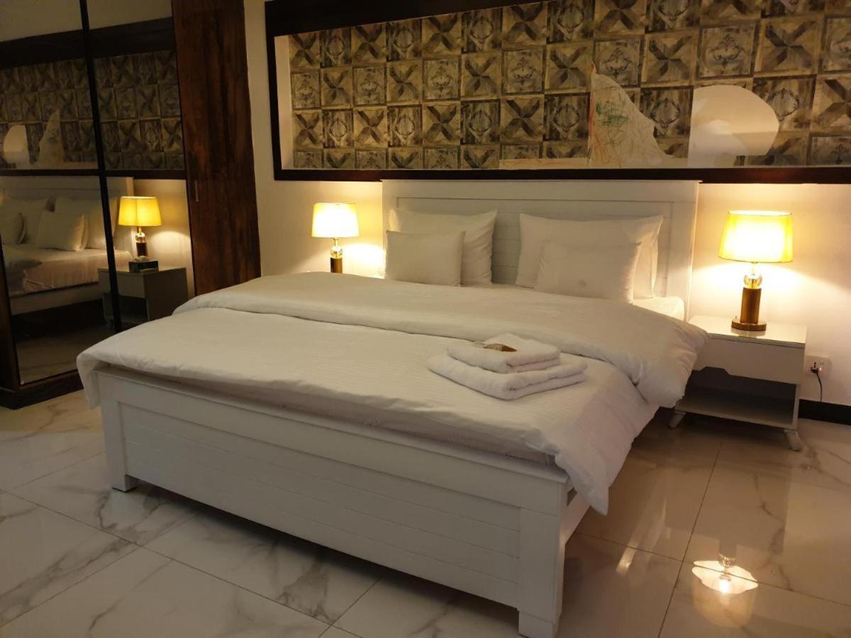 B&B Mumtaz City Исламабад Екстериор снимка